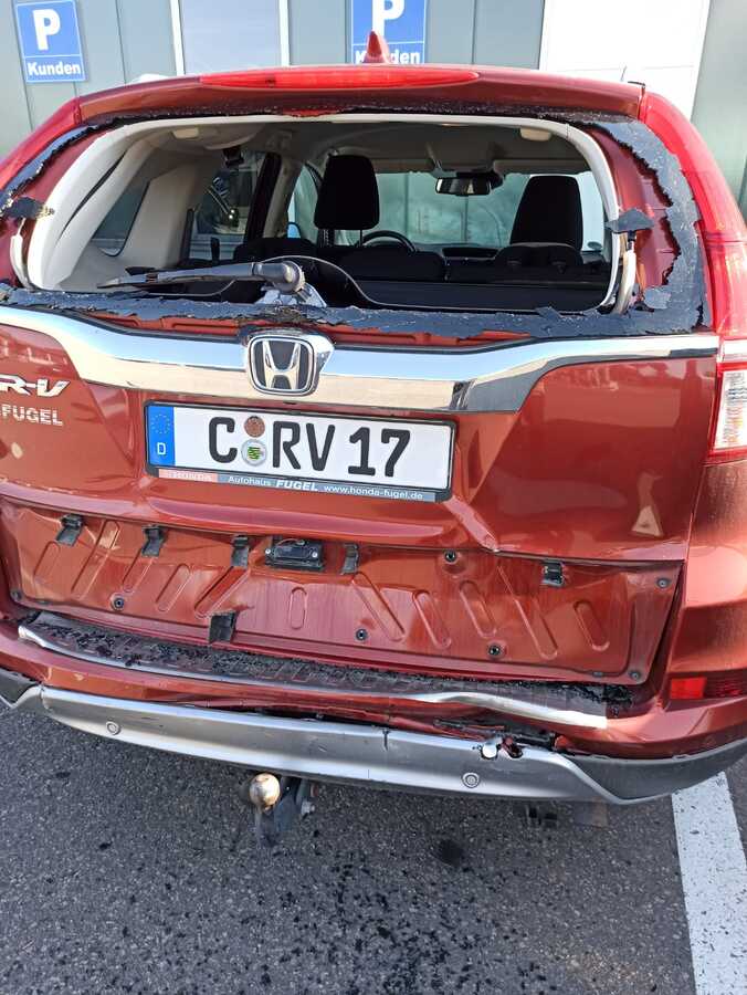 Am 18.10.2021 nach Auffahrunfall durch VW Transporter vor Roter Ampel stehend